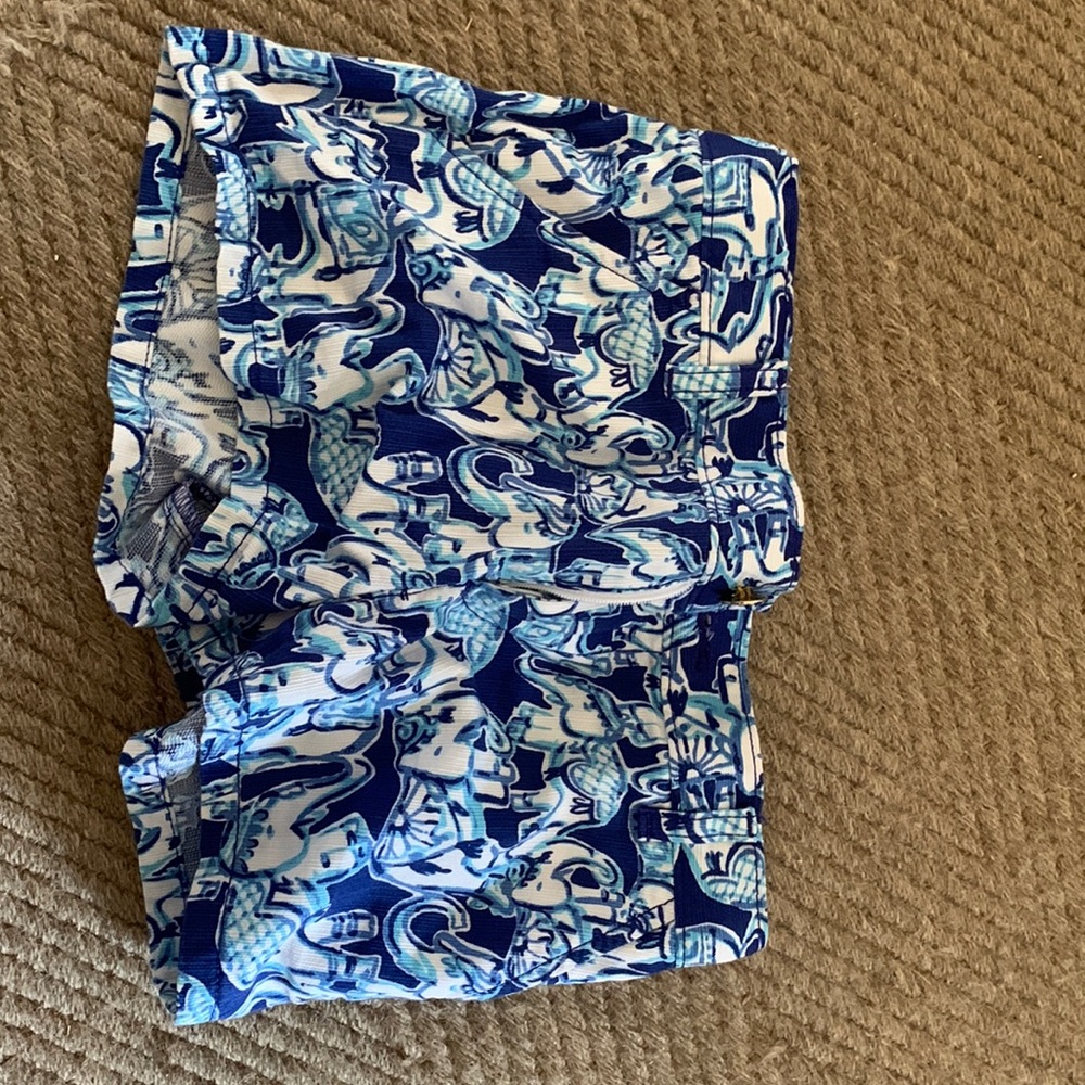 Lilly Pulitzer elephant print. Faux back pockets.  Has front pockets.